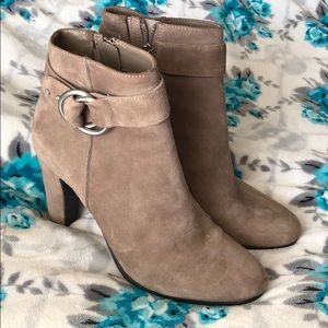 COPY - High heeled booties
